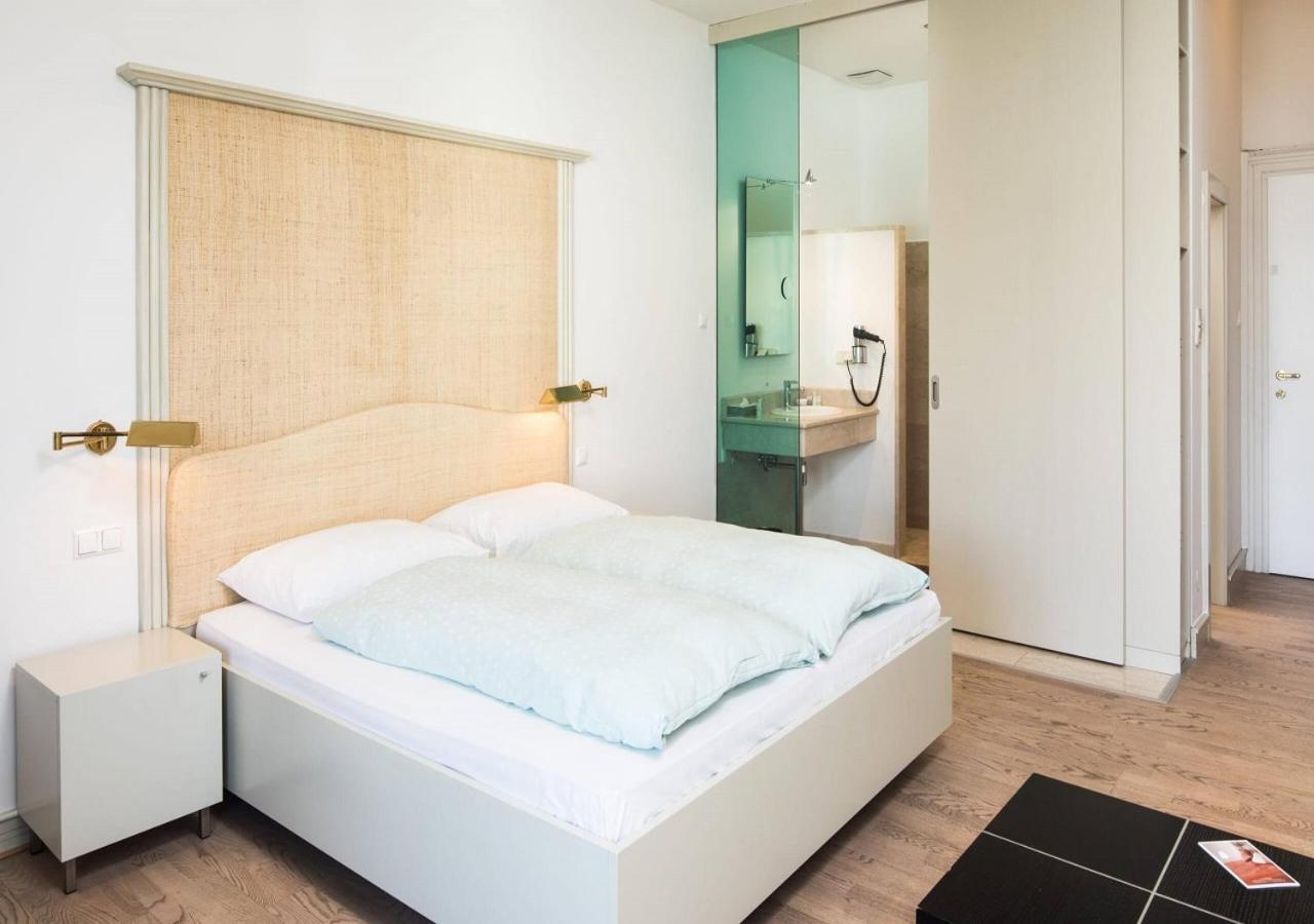 Seehotel Hubertushof Velden am Wörthersee Buitenkant foto